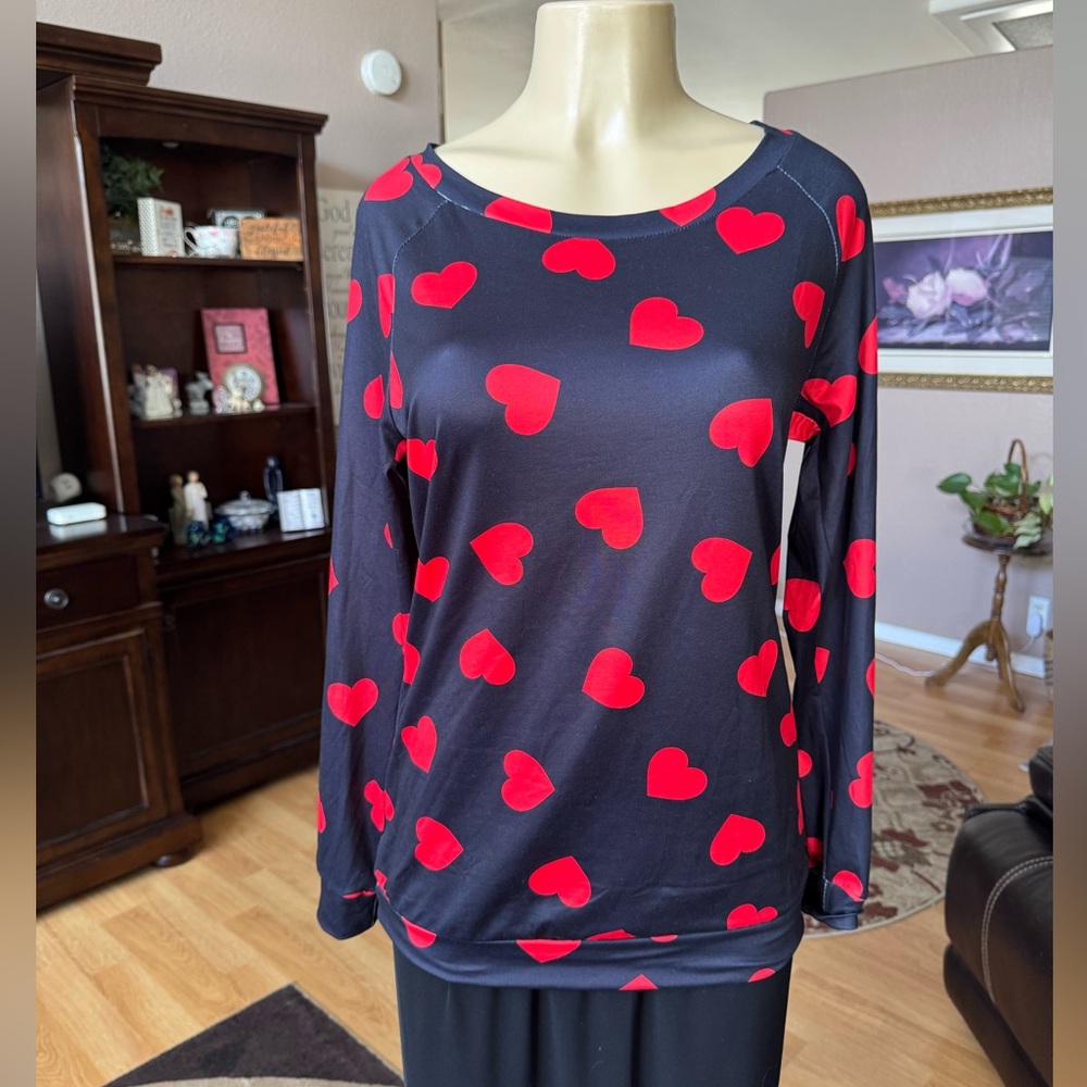 Roshop black & red hearts long sleeves blouse-size M-NWT